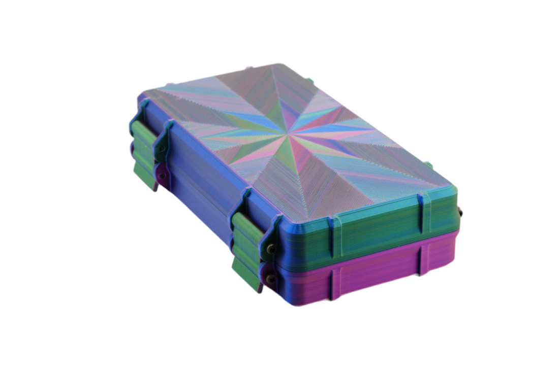 20-slot 3 ml vial organizer, three-quarter angle showing case profile