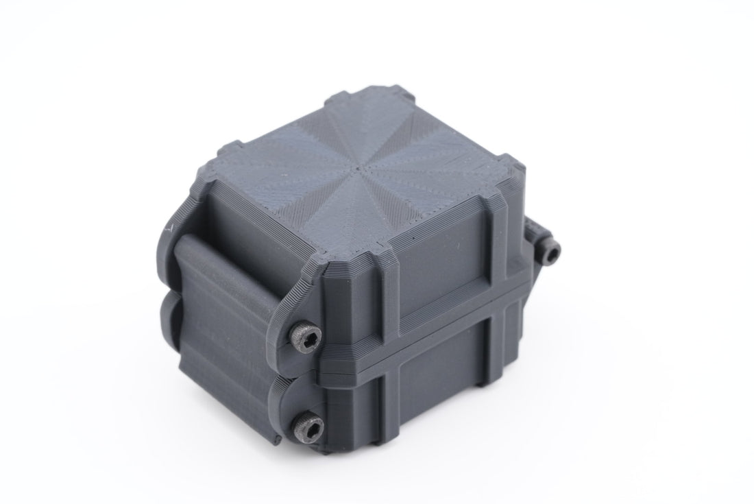 4-Slot 3 ml Vial Case shown closed from the front — exterior product view