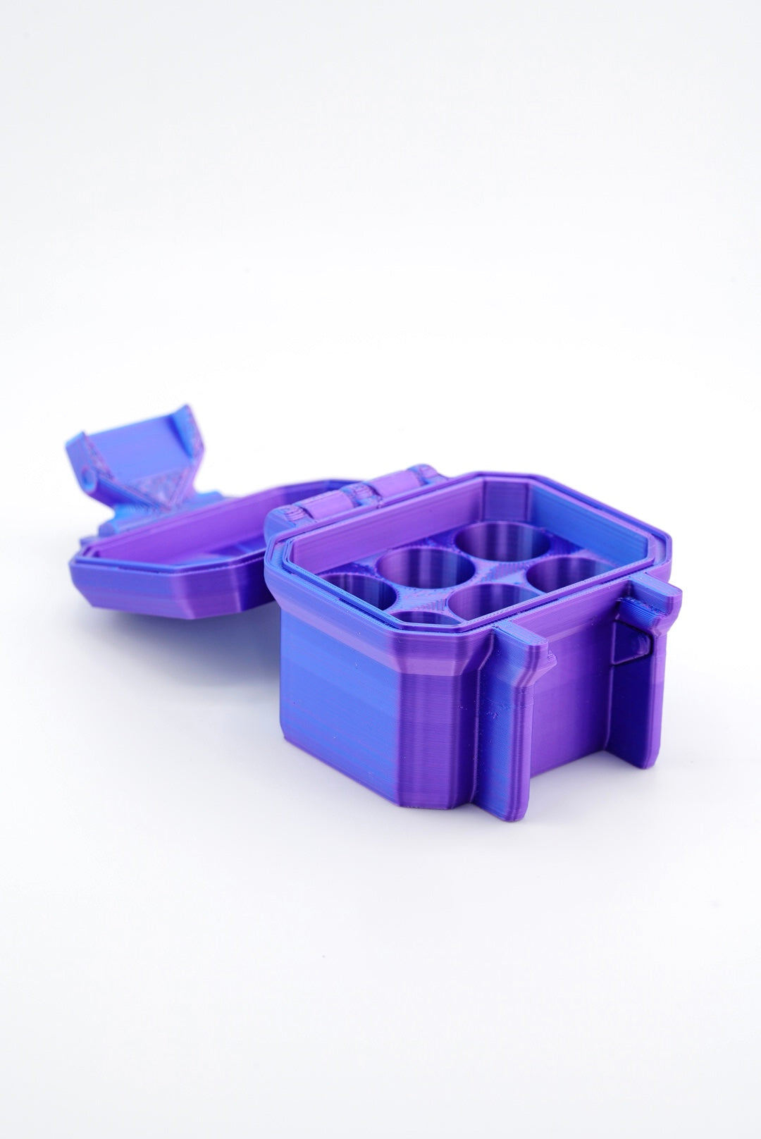 6-slot 3 ml vial organizer, three-quarter angle showing case profile