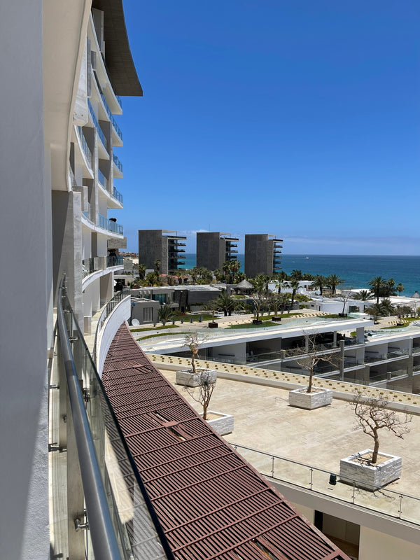 Arriving in Cabo: Customs Rules for Peptides, Vials, and Injectable Medications (SJD Red/Green Light System Explained