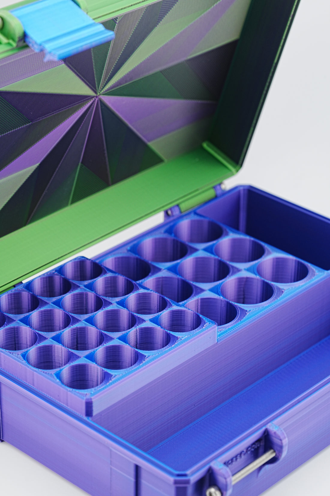 16-slot 3 ml vial organizer, in-use scene with vials loaded into slots
