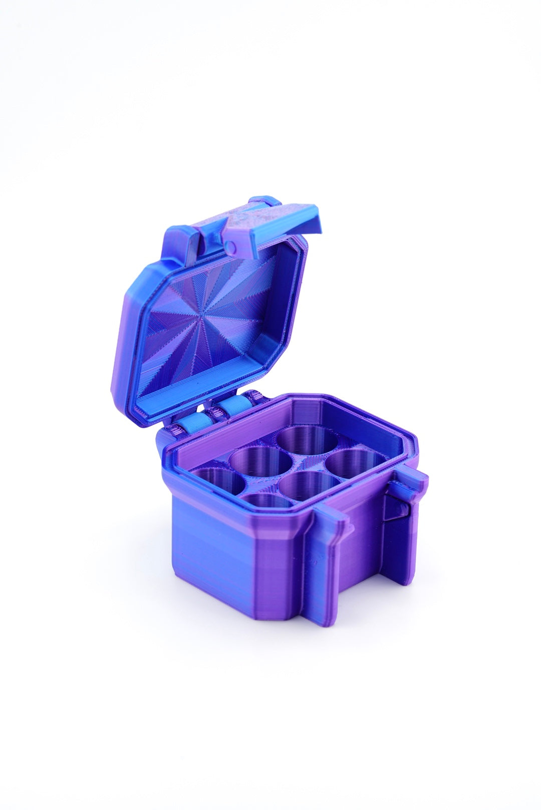 6-slot 3 ml vial organizer, close-up of latch and closure detail